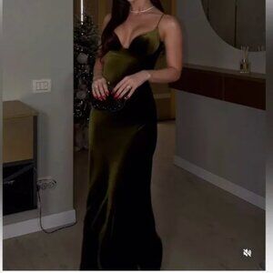 NWT! Zara velvet STRAPPY bottle green maxi dress